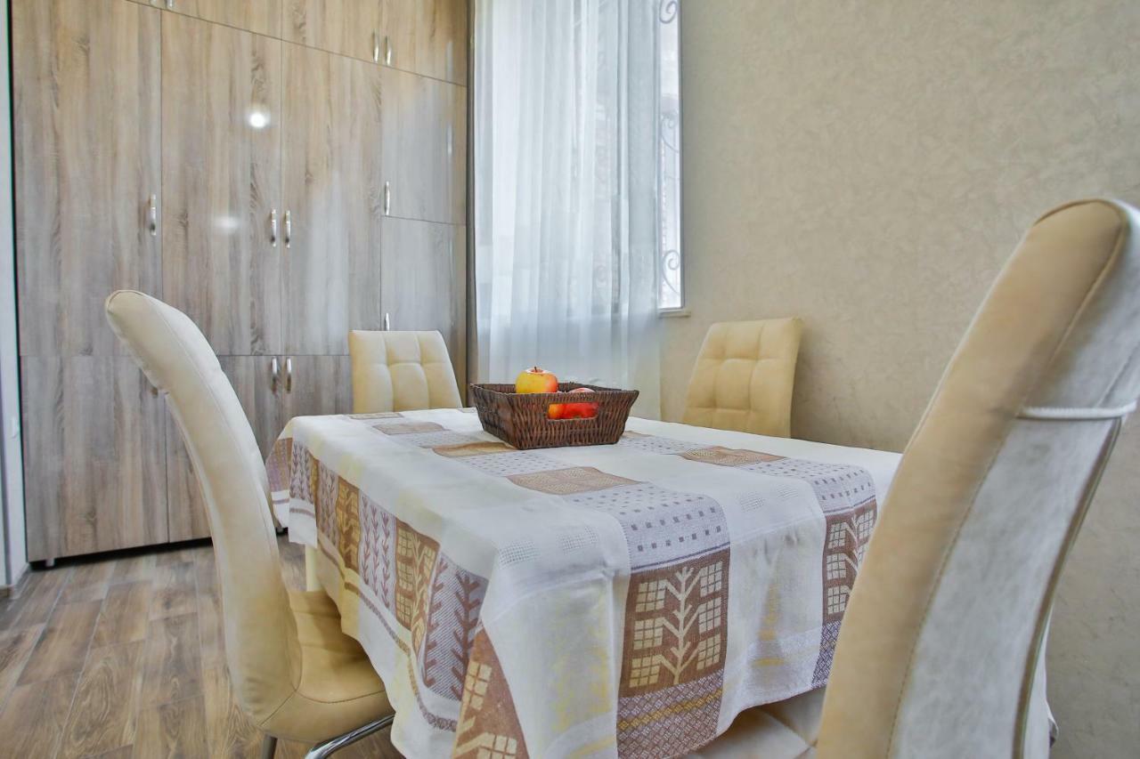 Apartment Anano Koetaisi Buitenkant foto