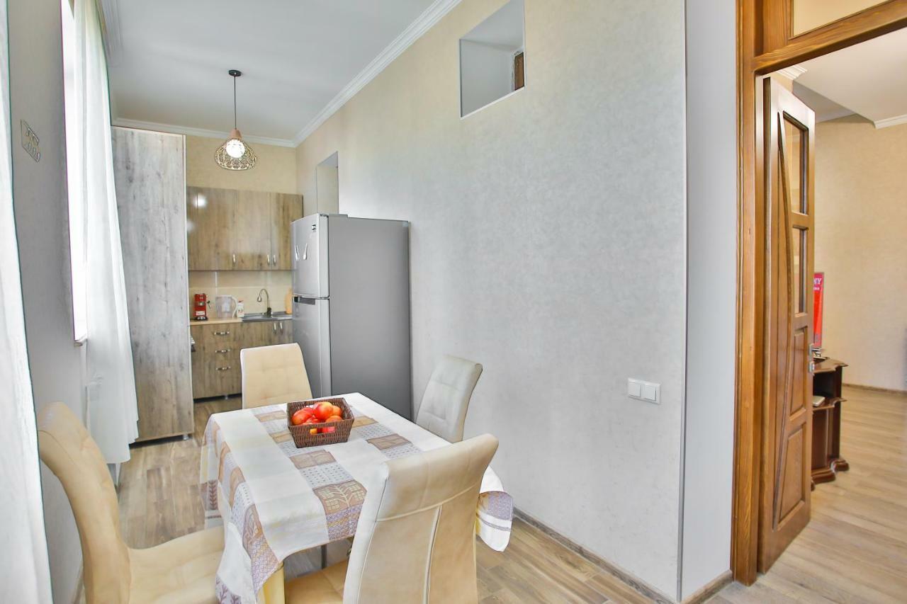 Apartment Anano Koetaisi Buitenkant foto